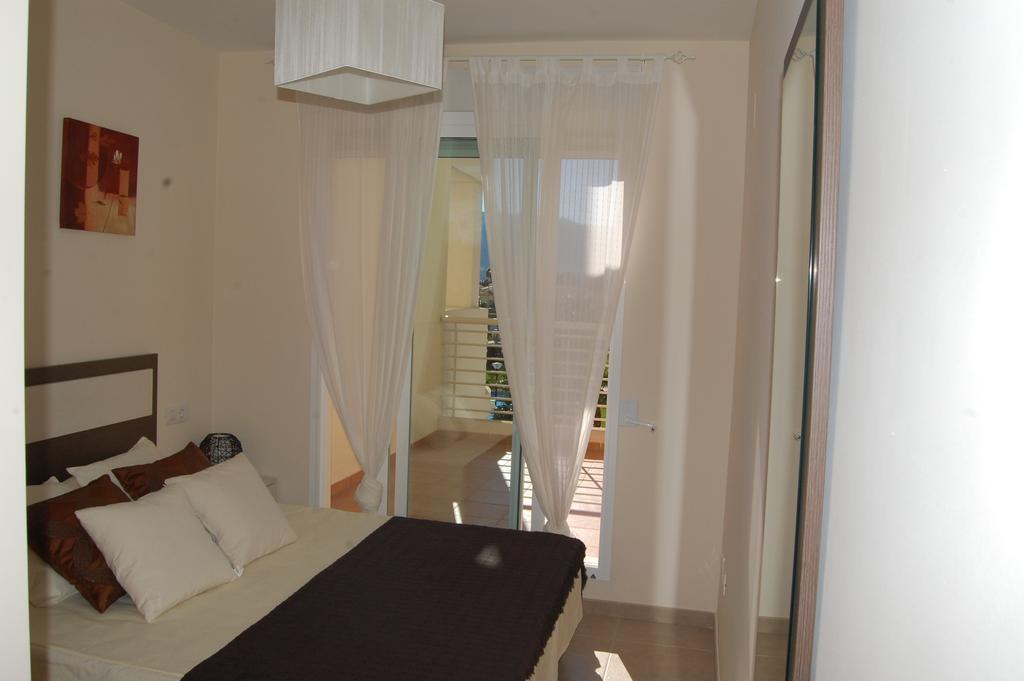 Coll Verd Apartment Дения Стая снимка